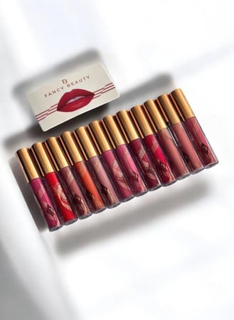 أحمر شفاه سائل ثابت 12 لون - تغطية مثالية بعبوة أنيقة بغطاء أبيض