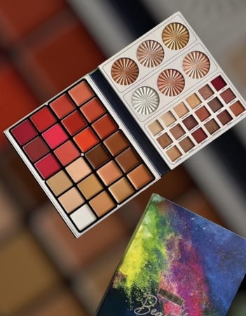 باليت مكياج متكامل من لورا بيوتي