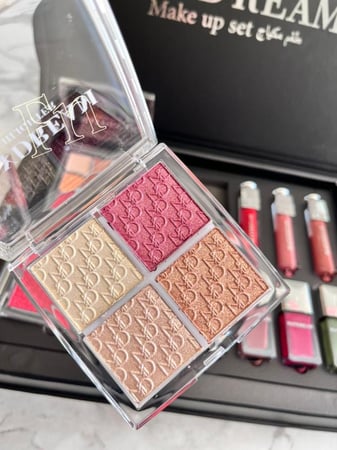 بوكس مكياج بديل ديور  مني اسود