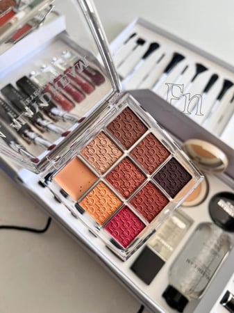 بوكس مكياج بديل ديور ماي دريم