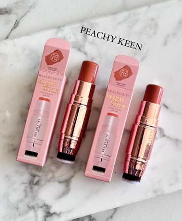 بلاشراحمرخدود كريمي مع فرشه بدا انستازيا