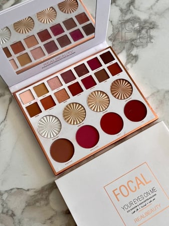 باليت ظل عيون وإضاءة بلاشر خدود من ريل بيوتي