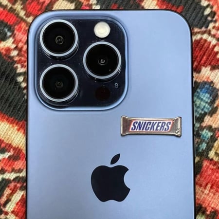 ستيكر معدني - سنيكرز