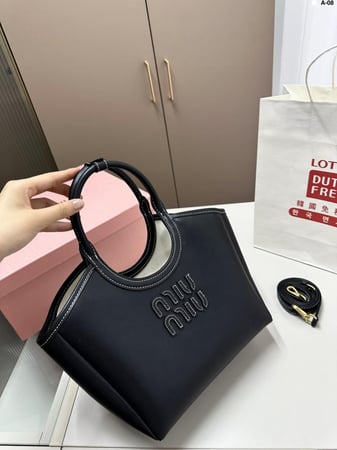 شنطه ميو ميو miumiu