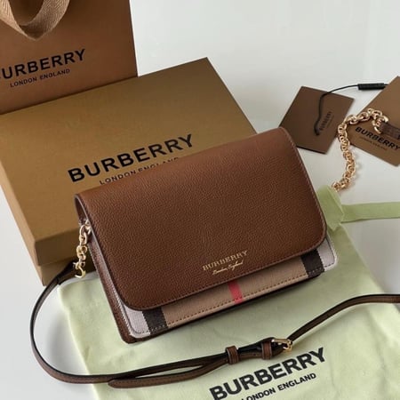 شنطه بربري Burberry