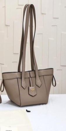شنطه فيندي Fendi