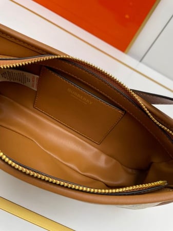 شنطه بربري Burberry