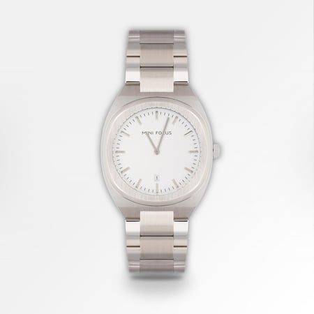 ساعة رجالية باللون الفضي