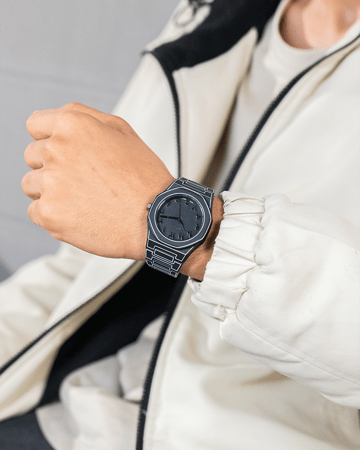 ساعة كربون فايبر اسود