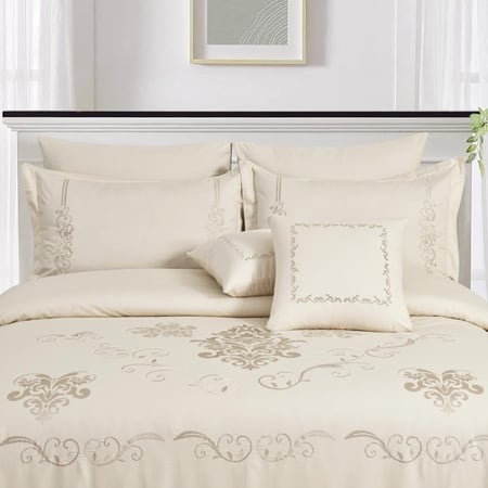 مفرش مزدوج مطرز - 9 قطع - سلسلة لورا - كريمي