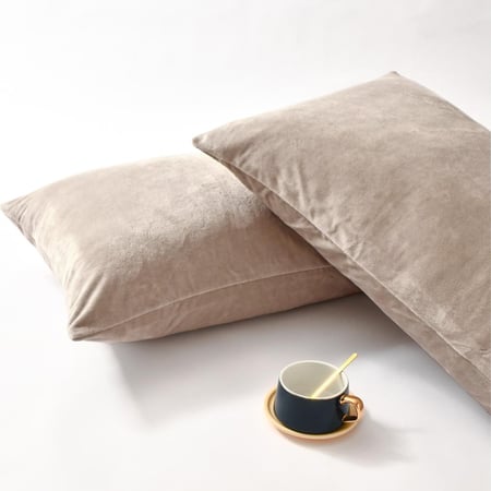 طقم بيت مخدة مخملي - 2 قطع - رمادي فاتح بنفسجي