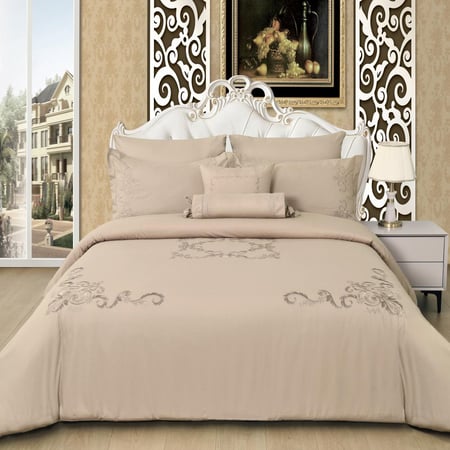 مفرش نفرين مطرز - 8 قطع - سلسلة لومينا - الجمل الأرجواني