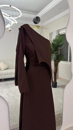 فستان سهره اللون عنابي بني اسود باربي من متجر حوهره MN D