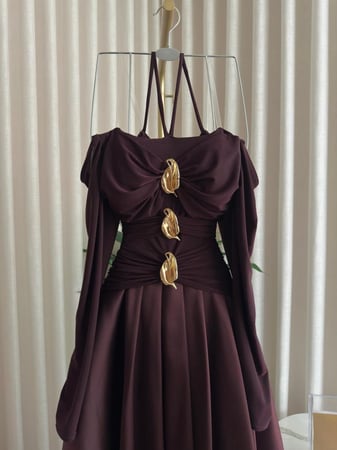 فستان سهره بني باذنجاني الصدريه كرستال تحت تفته - ميكادو من متجر جوهره LF