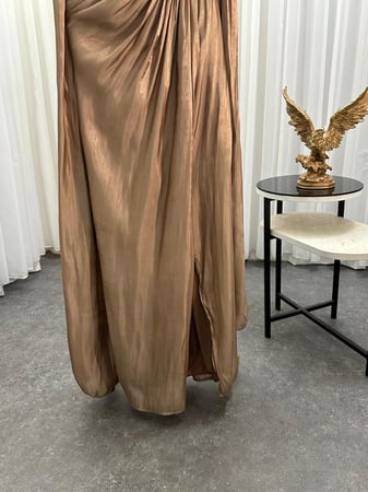 فستان سهره اللون موكا فاتح  عنابي سماوي و فضي كرنكل كسرات يطانه من متجر جوهره QN