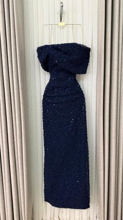 فستان سهرة كحلي أوف شولدر مورد ومطرز