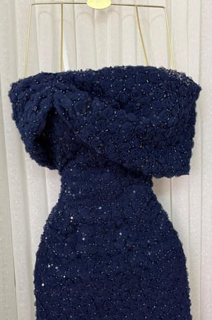 فستان سهرة كحلي أوف شولدر مورد ومطرز