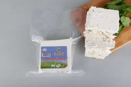 جبنة ماعز بحبة البركة – الطعم الأصيل بفوائد طبيعية مزدوجة