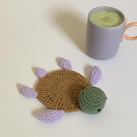 قاعدة اكواب على شكل سلحفاة