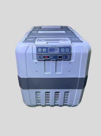 ثلاجة Sonico  حجم 42.5 لتر