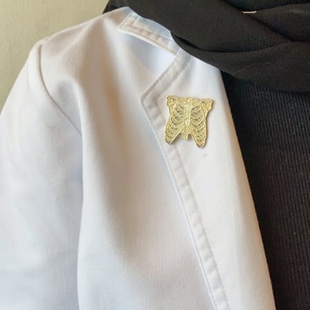 دبوس قفص صدري