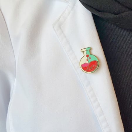 دبوس مختبرات