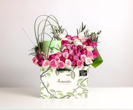 باقة الروز مع شوكولاتة أنوش الفاخرة