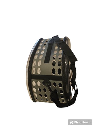 شنطة تنقل خاصة بالقطط