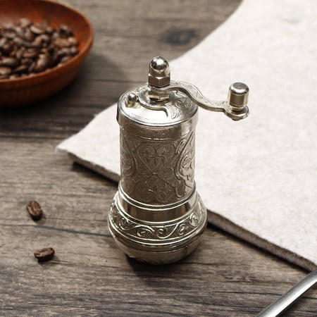 مطحنة القهوة والتوابل والملح والفلفل