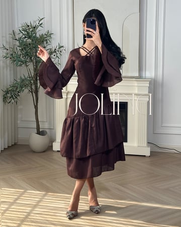 فستان بني ناعم