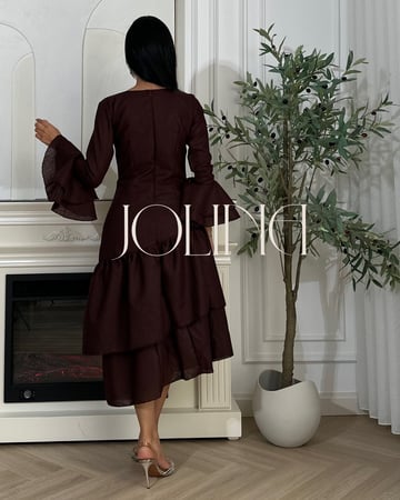 فستان بني ناعم