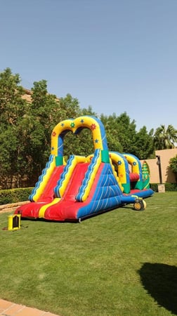 متاهات للايجار 13م طول * 3.5 م عرض