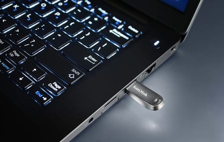 ذاكرة فلاش الترا لوكس 32Gb بمنفذ USB 3.1 جيل 1 من سانديسك، Sdcz74-032G-G46