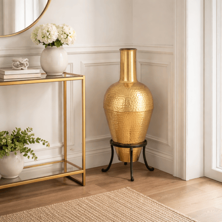 فازة ذهبية معدن ذات قاعدة حديد أرضي .