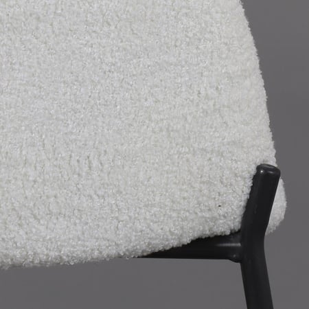 كرسي قماش بوكليه أبيض - تصميم مربع