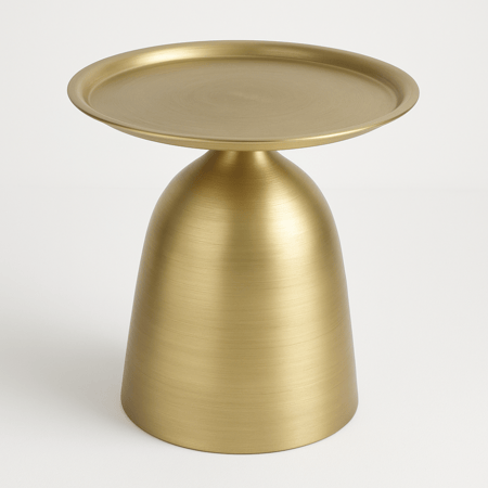طاولة جانبية بتصميم عصري ولون ذهبي أنيق، تضيف لمسة فخامة للمكان.
