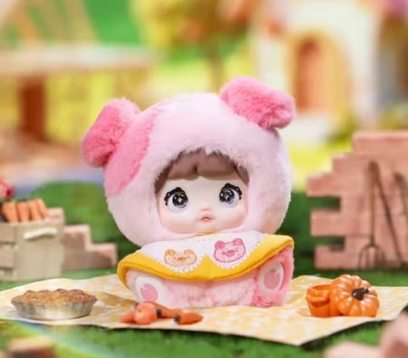 Nommi fairytale Town + بوكس The monster 1 am مجاناّ