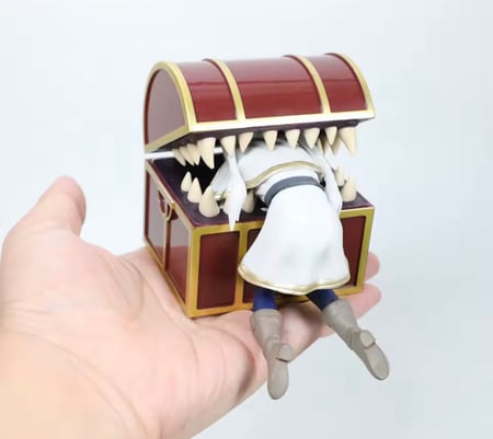 Sousou No Frieren figure mimic/ مجسم فريرن مع صندوق الميمك