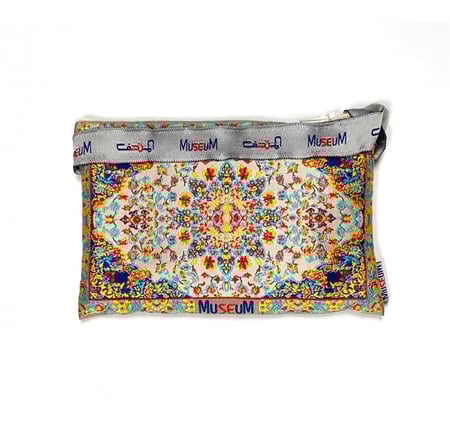 سجادة صلاة ساتان خفيفة بشنطة