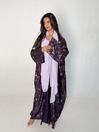 عباية بلمعة-عباية بشت بنفسج-عبايات عزة المتميزة