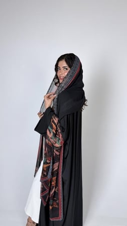 عبايات حرير بالسعودية