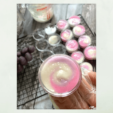 مجموعة الشفايف . مرطب + مقشر