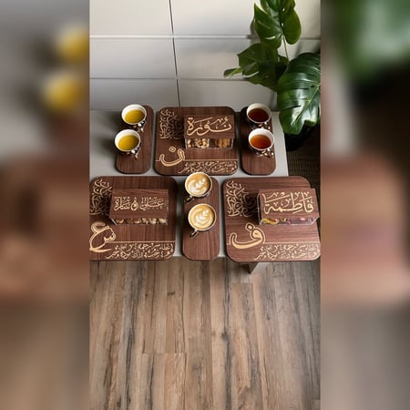 عرض 6 صواني السعادة + 3 قواعد أكواب