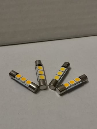 لمبات LED للشماسات متوفر مقاس 28mm و 31mm.متوفر لون 6000k و  4000k  و 3000k.