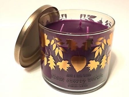 شمعة باث اند بودي ووركس(Bath&Body Works Candle) أطلبه الأن !