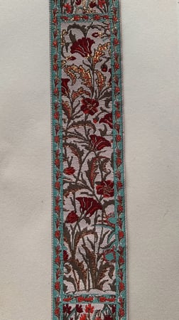 فاصل سجادة مزخرف بالورد 1