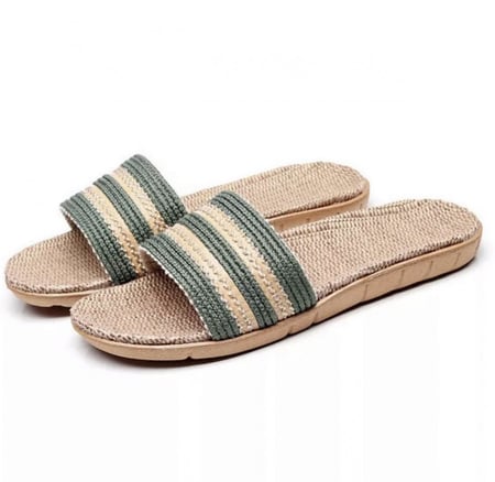 شبشب أخضر مريح