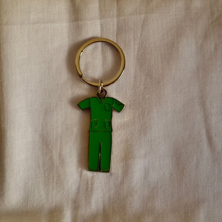 ميدالية مفاتيح شكل سكراب