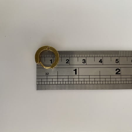 حلق  بيرسنق طبي معدني عريض - حبتين -