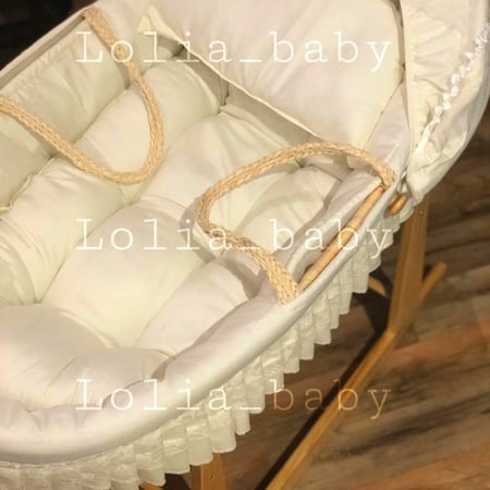 سلة موسى مع مفرش و قاعدة